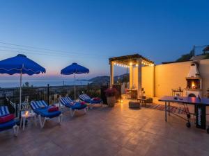 Pool Villa Overlooking the Sea