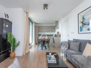 2-Bedroom Bermondsey Apartment