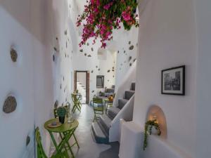 Fira Home with Rooftop Hot Tub