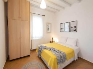 3-Bed Home in Ano Mera