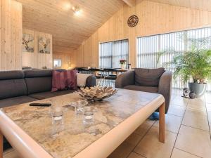 8 person holiday home in Brovst