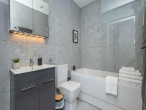 London Flat with Private Entrance