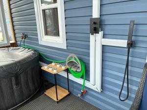 Hot Tub, Walk to Caesars, Free Parking, Sleeps 8