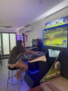 2030 Knots Hot Tub, Arcade Daily Housekeeping