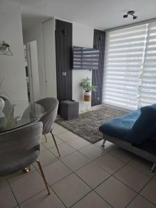 Calido departamento 3 dormitorios a un costado ruta 5 sur