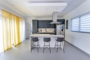 Modern Luxury Villa with Private Pool Ocean Village