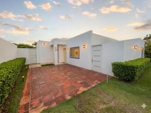 Cozy 2BR Villa in Ocean Village