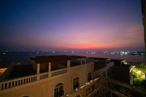 Sunset Story Hotel
