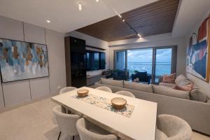 Ocean View 3BR Condo EscondidaPanama 306B Sleeps 7 Pool Marina