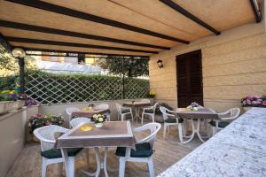 Hotel Villa Pina - Vicino al mare con parcheggio e giardino