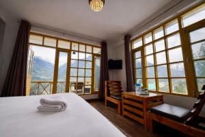 Mount Manali ,The Cozy stay among peaks