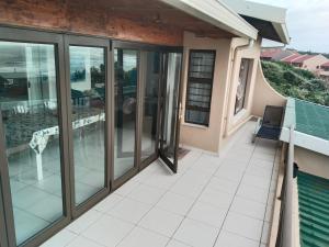 76 Eden Dunes Beachfront Apartment, Shelly Beach