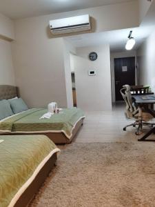 2 Bed Studio Condotel at Newport City Across NAIA T3