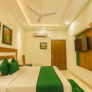 The W H I T E Amritsar