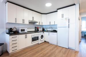 Superb Location Beachfront , 3 bed with terrace