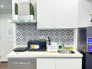 Budget Stay & Spacious Condo Near NAIA Free Wifi and Netflix
