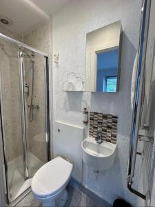 Townhouse Studio with Kitchen & Ensuite - Great Location