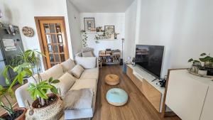 Palms Rooms - Grazioso e Ricercato Trilocale con Veranda a 300m dal mare