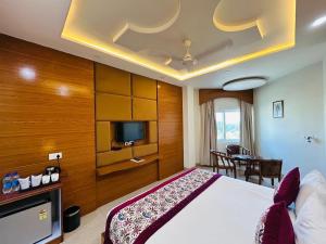 HOTEL ANAND INTERNATIONAL