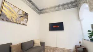 Riad 3BR with pool & rooftop – Central Marrakech