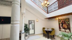 Riad 3BR with pool & rooftop – Central Marrakech