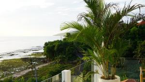 3BR Ocean View, Glass Pool, Greek Style Villa