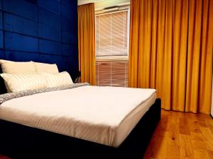 Modern 2BR Apartment for 4 Parking Warsaw Wola