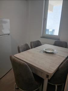 MARYSELA APARTAMENT MAMAIA NORD