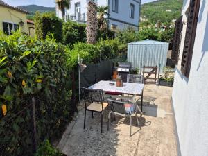 A & B apartment