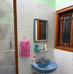 Mayabini - 2 Bedroom Abode with AC, Fast Wi-Fi and Terrace