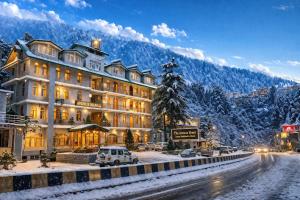 The Avenue River Side Hotel - Near Volvo Bus Stand Manali