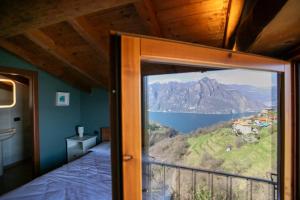 Lake Iseo View Retreat - Quiet & Nature