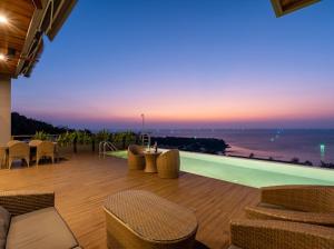 SO Infinity Sunset Sea View Villa