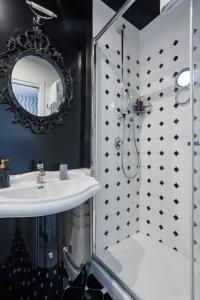 Weaver Suite Deluxe By Dimorra