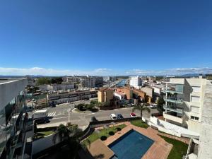 Bonito duplex con vistas piscina comunitaria AV 13