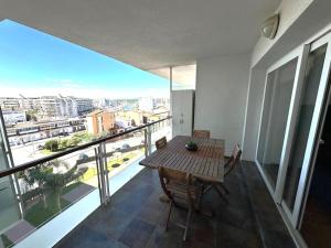 Bonito duplex con vistas piscina comunitaria AV 13