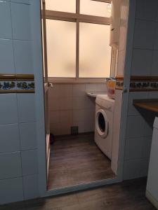 Garden Teatinos, apartamento con piscina, aparcamiento y AC