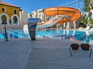 Luxury apartment with panoramic sea view emerald