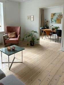 Flat With Water View On Islands Brygge
