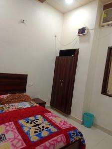 DEEP HOME STAY JUST 350 METERS from GOLDEN TEMPLE