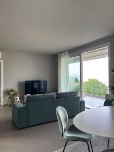 AltaLux Design and Panoramic Lake View