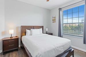 4840-303 Family Condo with Large Balcony & Resort