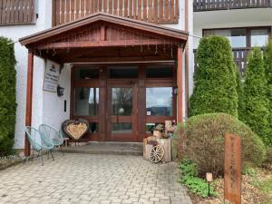 FeWo Alpenveilchen im Oberallgäu mit Pool, Sauna und tollem Ausblick vom großen Balkon
