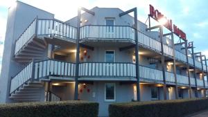 Bonsaï Hotel d'Orleans - Ubytování bez kategorie ve městě Olivet