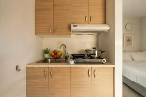 Bright Studio Haven with Scenic View