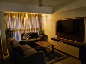 88 3 bhk Near lulumall
