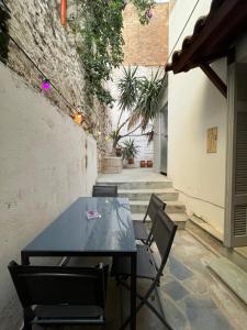 PLAKA Central Apartment