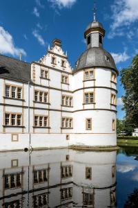 Zwischen Schlosspark & Stadt - Zeit in Schloss Neuhaus