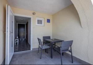 Vikis Place