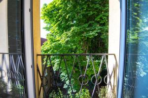 Modern & Sunny 2BR - Nivy Bus Station 2min - Fast Wifi - Balcony with view - Close to old town